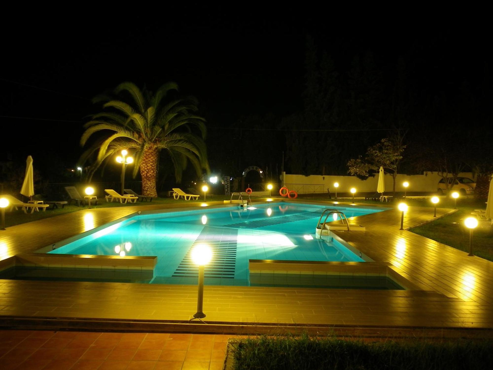 Hotel Idea Fourka Exterior photo